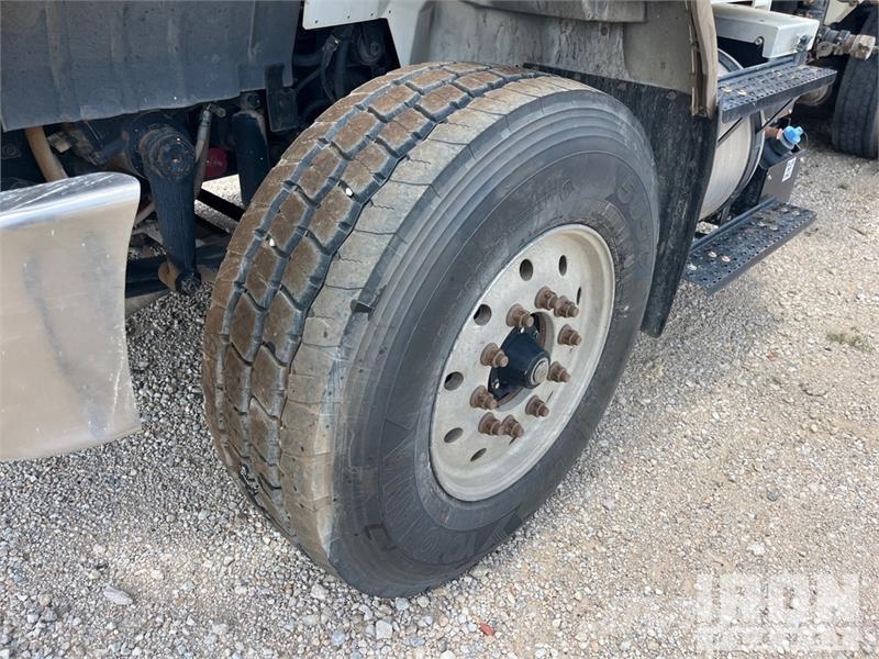International HV607 4000 gal 6x4 Water Truck Tovornjaki za vodo