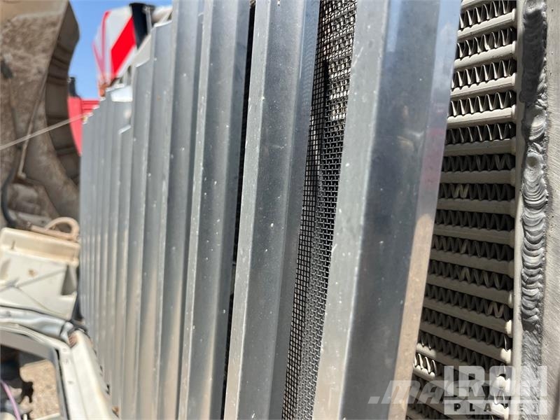 International HV607 4000 gal 6x4 Water Truck Tovornjaki za vodo
