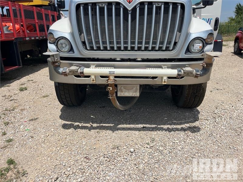 International HV607 4000 gal 6x4 Water Truck Tovornjaki za vodo
