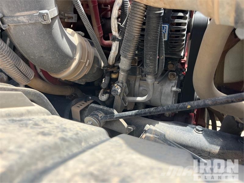 International HV607 4000 gal 6x4 Water Truck Tovornjaki za vodo