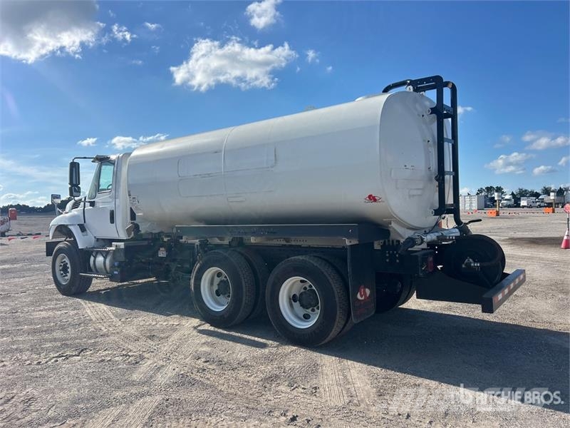 International HV607 4000 gal 6x4 Water Truck 水罐车