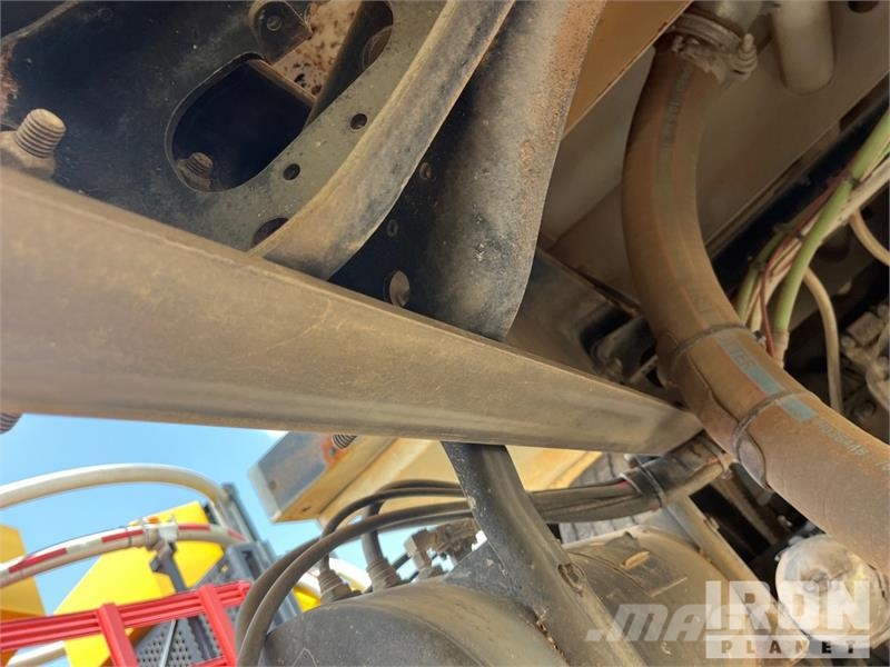 International HV607 4000 gal 6x4 Water Truck Tovornjaki za vodo