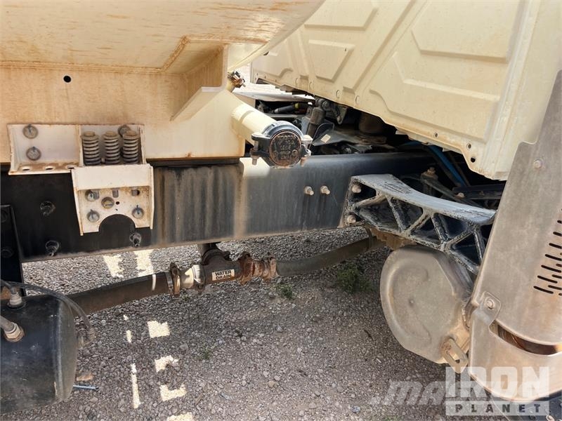 International HV607 4000 gal 6x4 Water Truck Tovornjaki za vodo