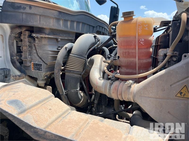 International HV607 4000 gal 6x4 Water Truck Tovornjaki za vodo