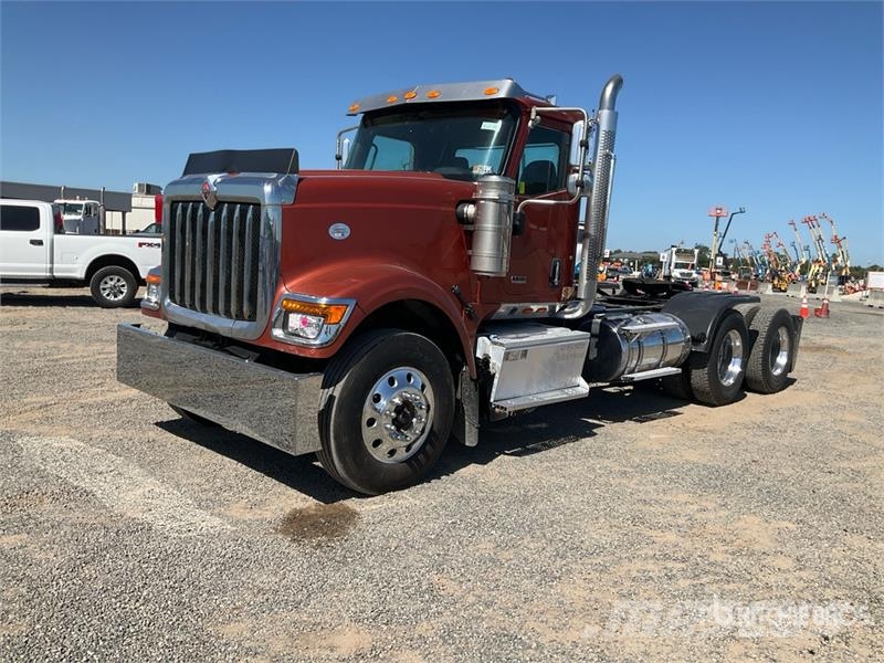 International HX520 6x4 T/A Day Cab Truck Tractor Vilcēji