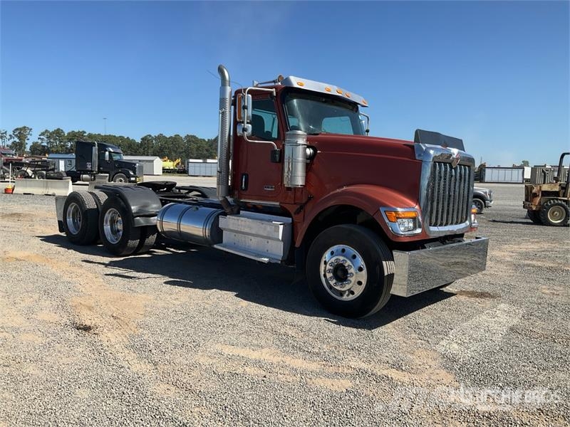 International HX520 6x4 T/A Day Cab Truck Tractor Vilcēji