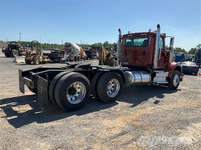 International HX520 6x4 T/A Day Cab Truck Tractor Vilcēji