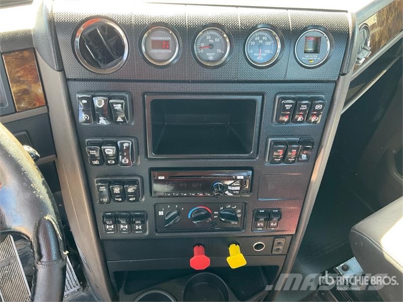 International HX520 6x4 T/A Day Cab Truck Tractor Vilcēji