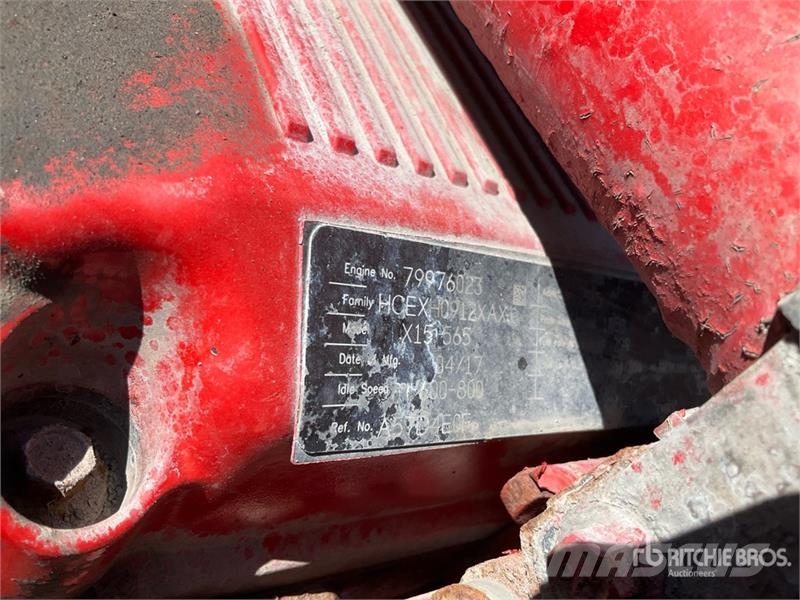 International HX520 6x4 T/A Day Cab Truck Tractor Vilcēji