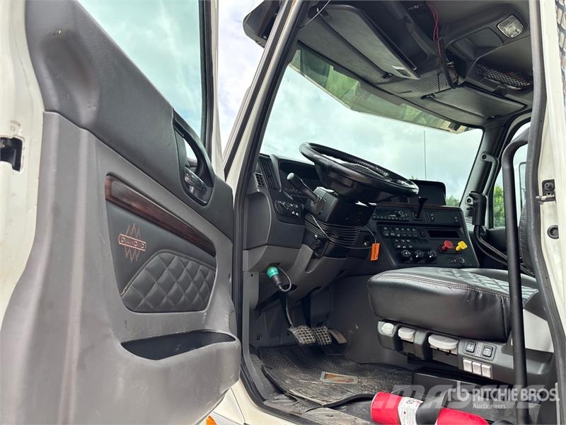 International HX520 6x4 T/A Day Cab Truck Tractor Τράκτορες