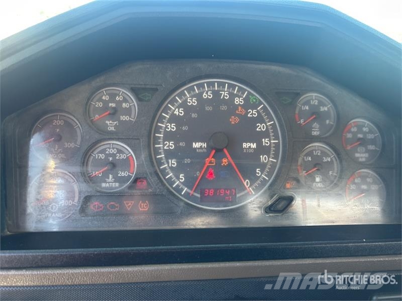 International HX520 8x4 Tri/A Day Cab Truck Tractor Tractor Units
