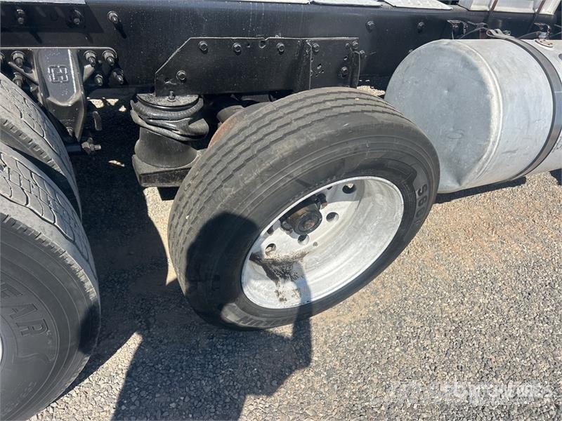 International HX520 8x4 Tri/A Day Cab Truck Tractor Tractor Units