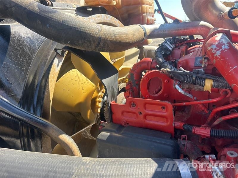 International HX520 8x4 Tri/A Day Cab Truck Tractor Tractor Units