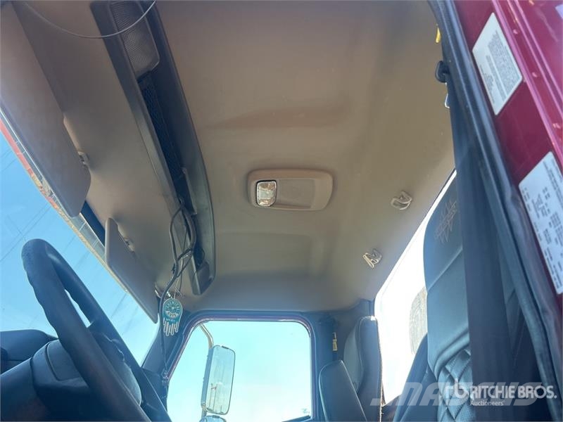 International HX520 8x4 Tri/A Day Cab Truck Tractor Tractor Units