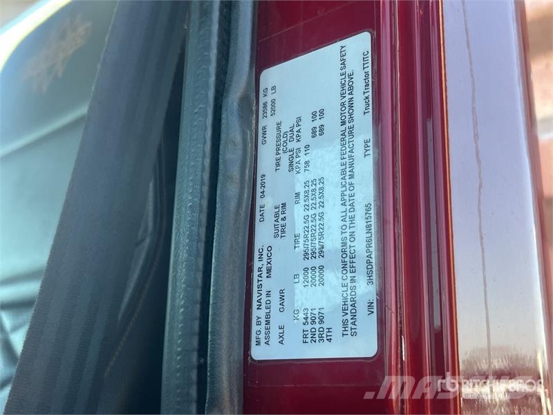 International HX520 8x4 Tri/A Day Cab Truck Tractor Tractor Units