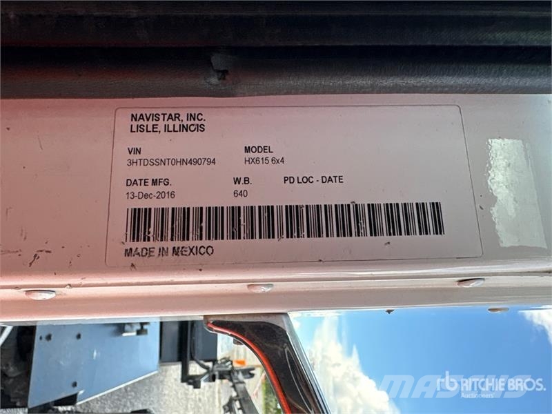 International HX615 6x4 Roll-Off Truck Komunalni kamioni