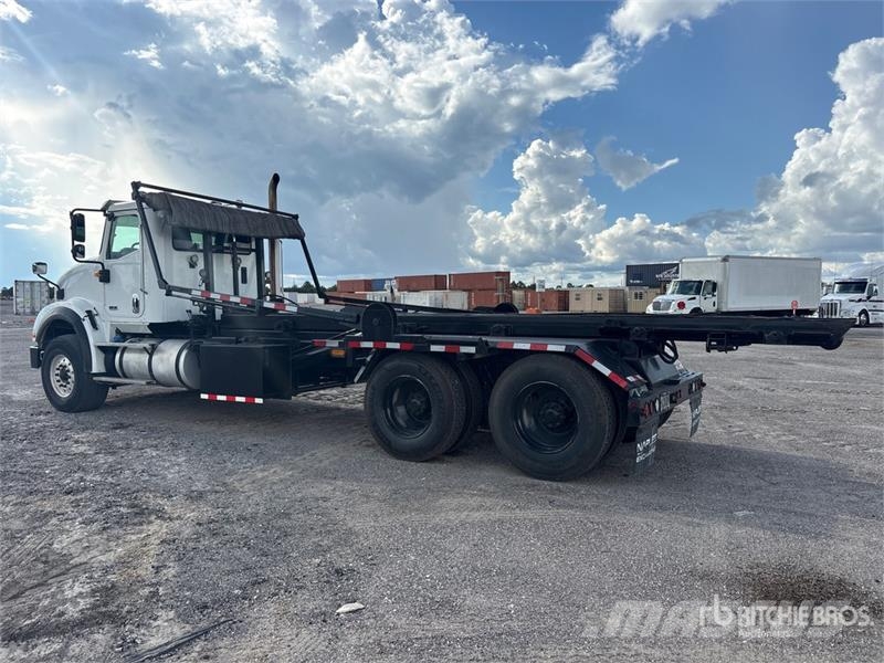 International HX615 6x4 Roll-Off Truck Nostovarsi-vaihtolavakuorma-autot
