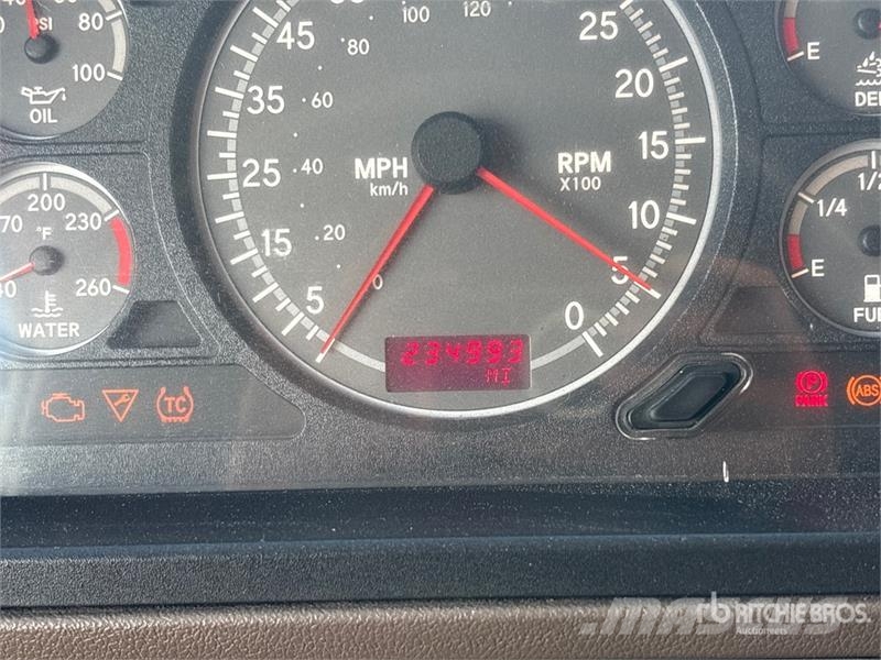 International HX615 6x4 Roll-Off Truck Komunalni kamioni