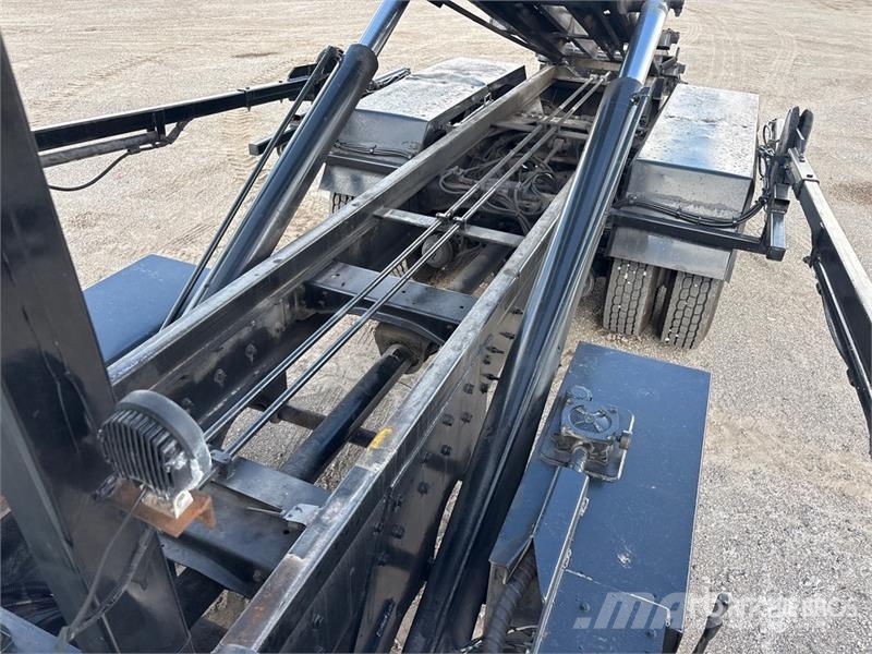International HX615 6x4 Roll-Off Truck Komunalni kamioni