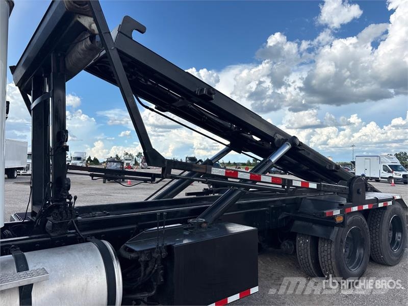 International HX615 6x4 Roll-Off Truck Komunalni kamioni