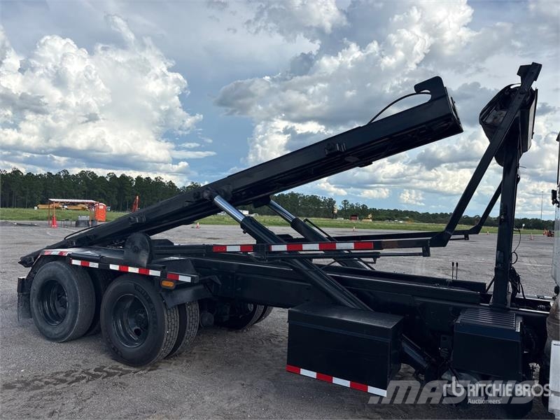 International HX615 6x4 Roll-Off Truck Komunalni kamioni