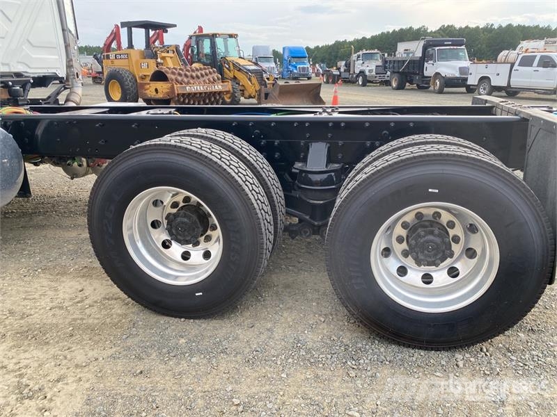 International HX620 Ohjaamot ja sisustat