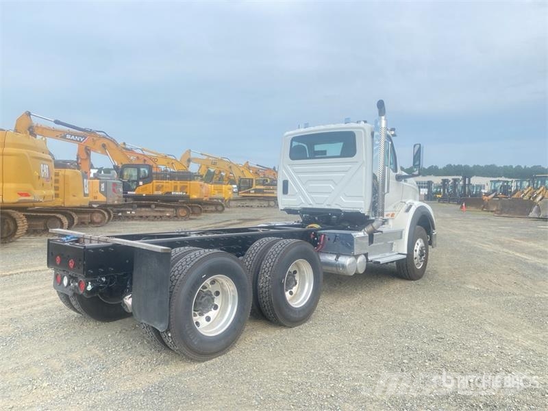 International HX620 Ohjaamot ja sisustat