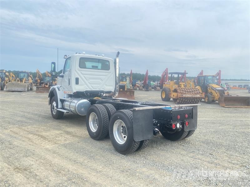 International HX620 Ohjaamot ja sisustat
