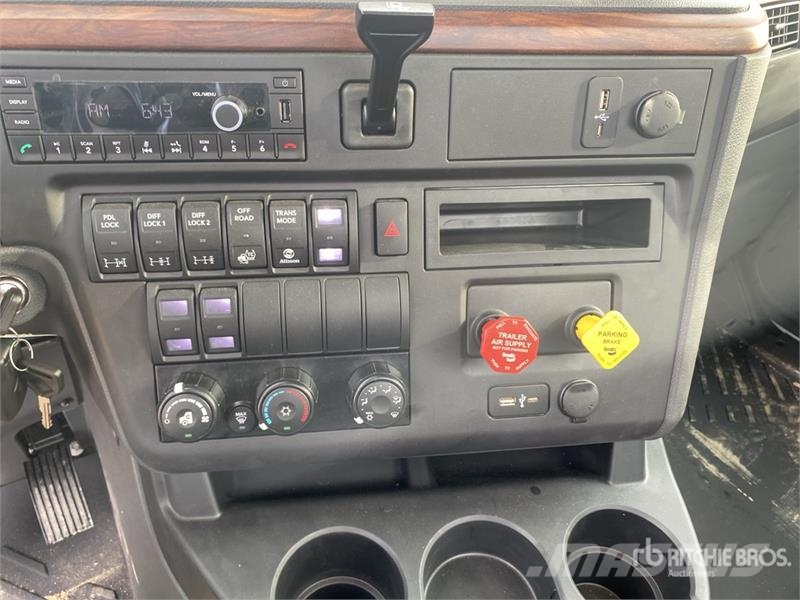 International HX620 Ohjaamot ja sisustat