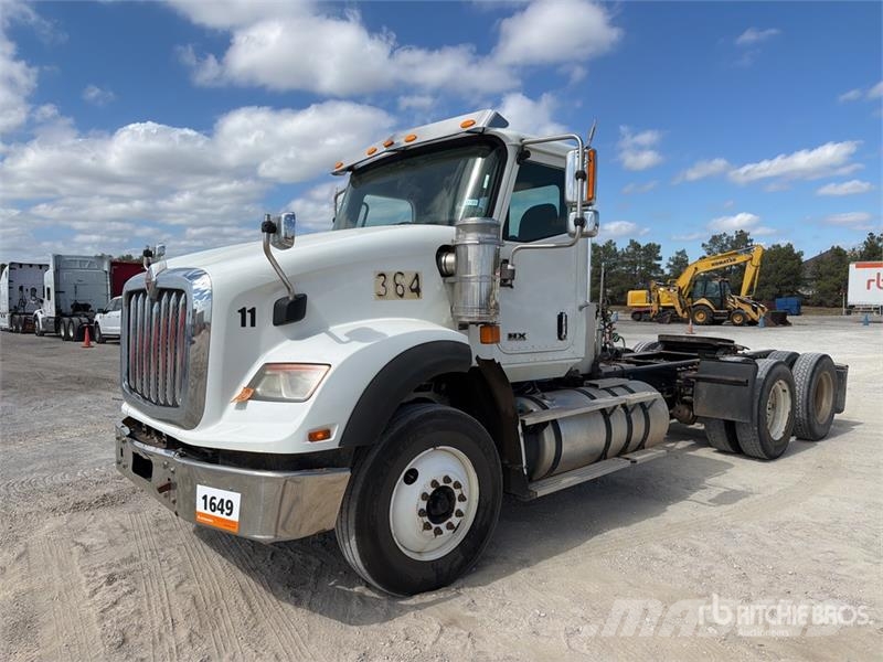 International HX620 6x4 T/A Day Cab Truck Tractor Vlačilci