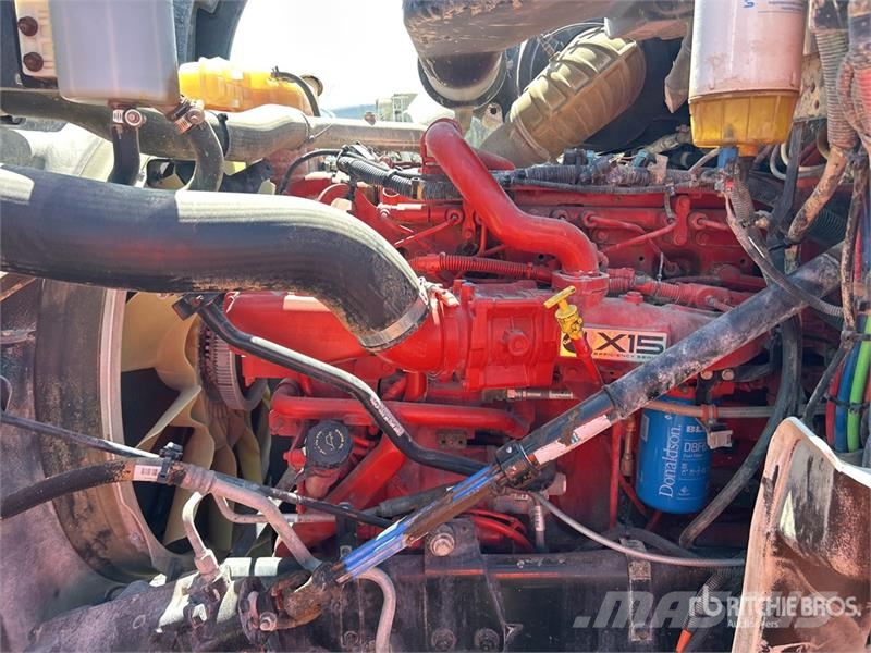 International HX620 6x4 T/A Day Cab Truck Tractor 曳引機組件