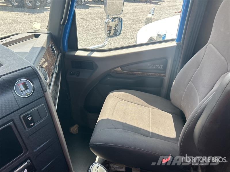 International HX620 6x4 T/A Day Cab Truck Tractor 曳引機組件