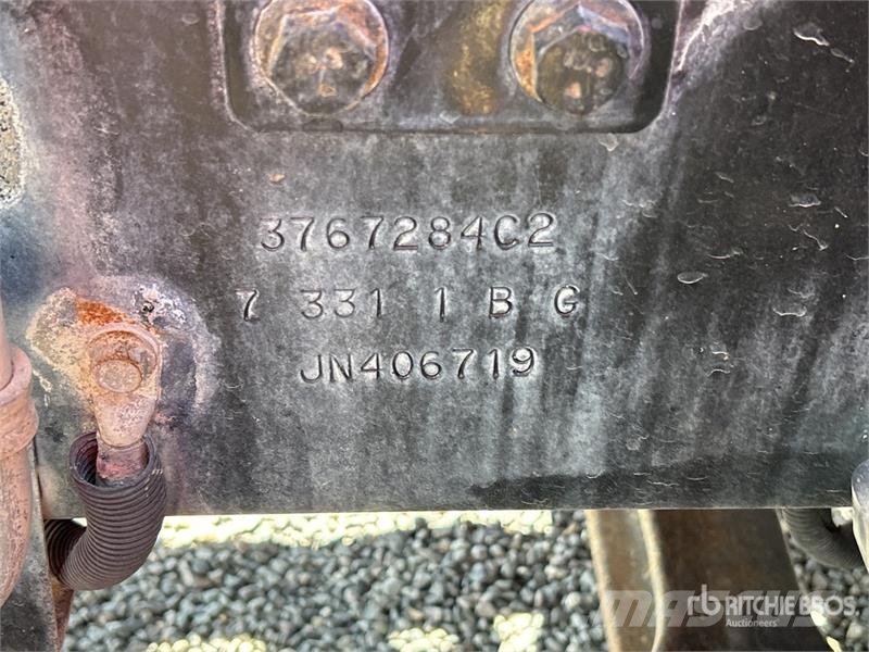 International HX620 6x4 T/A Day Cab Truck Tractor 曳引機組件