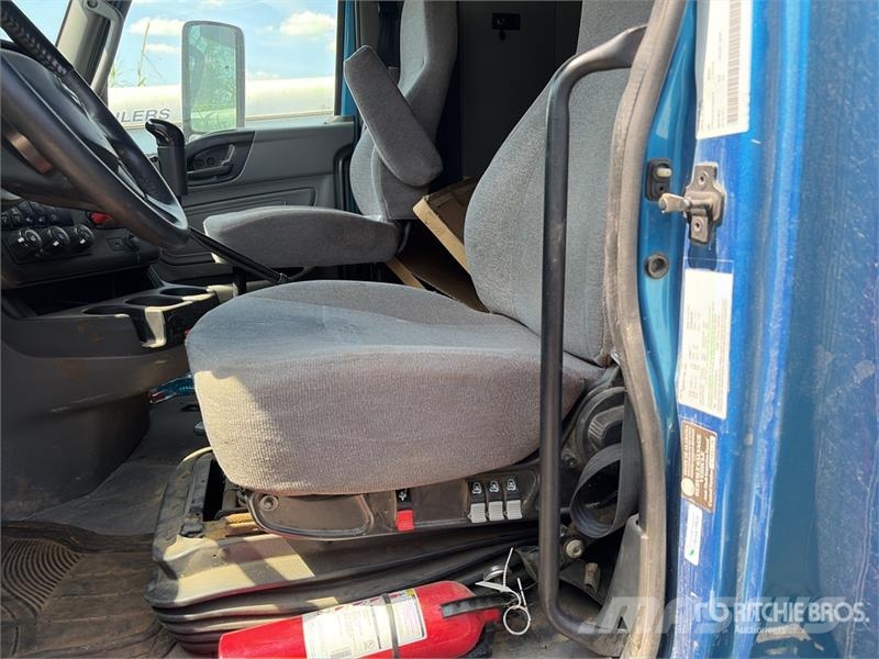 International LT625 وحدات الجر