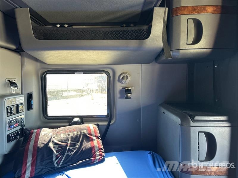 International LT625 Седельные тягачи