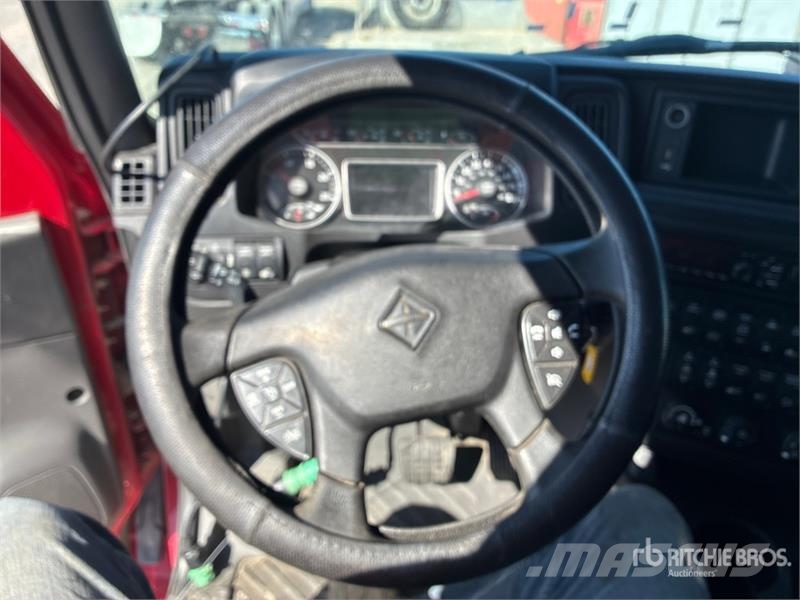 International LT625 Седельные тягачи