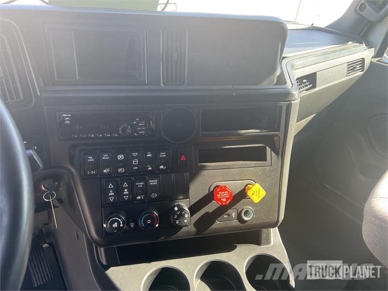 International LT625 트랙터 유닛