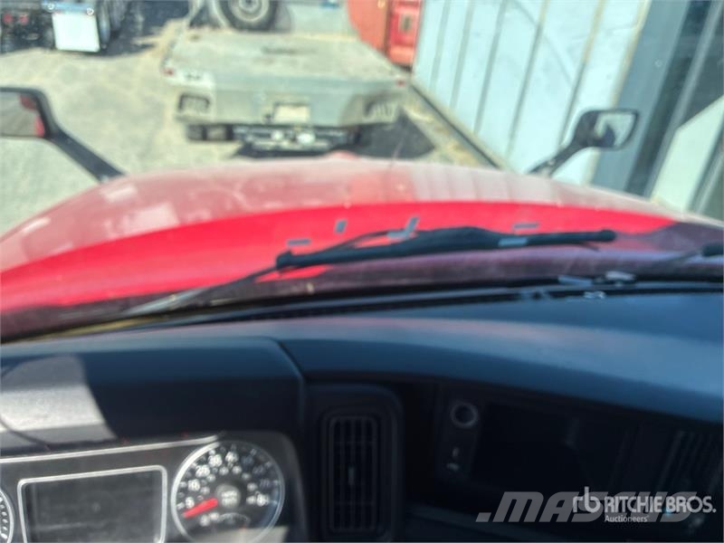 International LT625 Седельные тягачи
