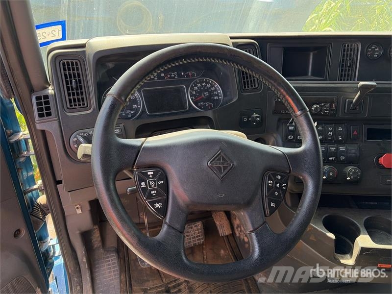 International LT625 وحدات الجر