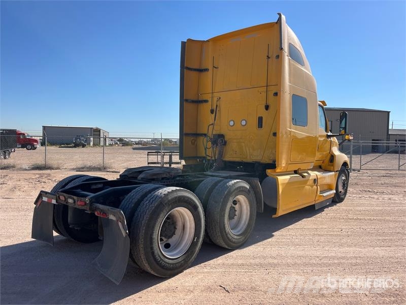 International LT625 Седельные тягачи