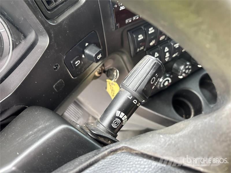 International LT625 트랙터 유닛