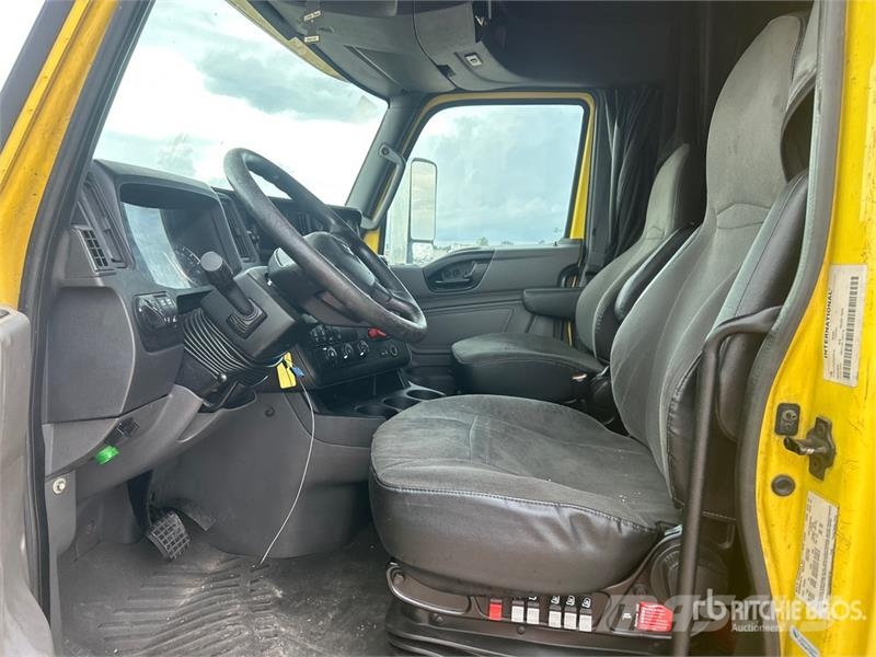 International LT625 Тягачі