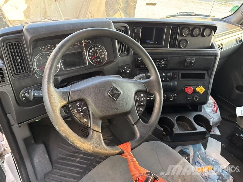 International LT625 트랙터 유닛