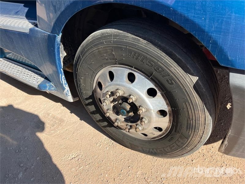 International LT625 Седельные тягачи