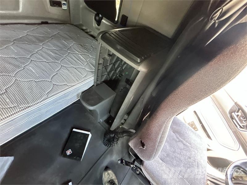 International LT625 트랙터 유닛
