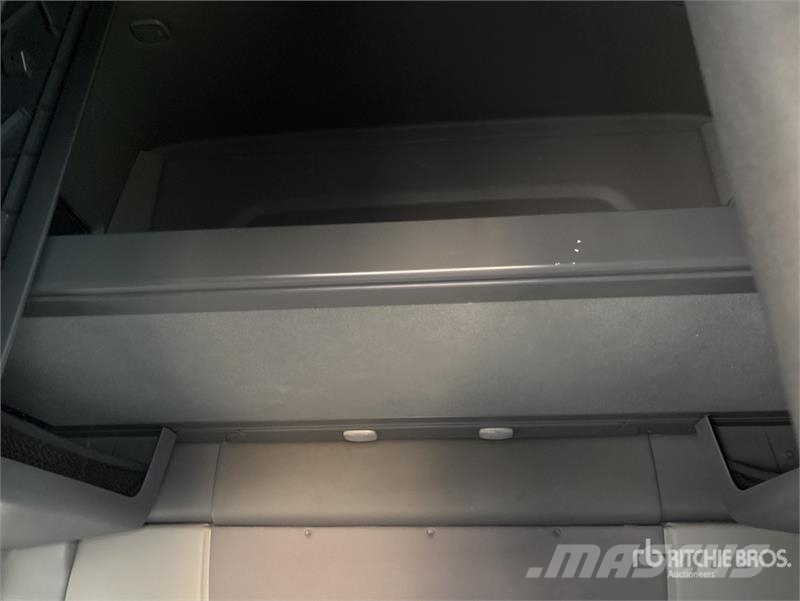 International LT625 트랙터 유닛