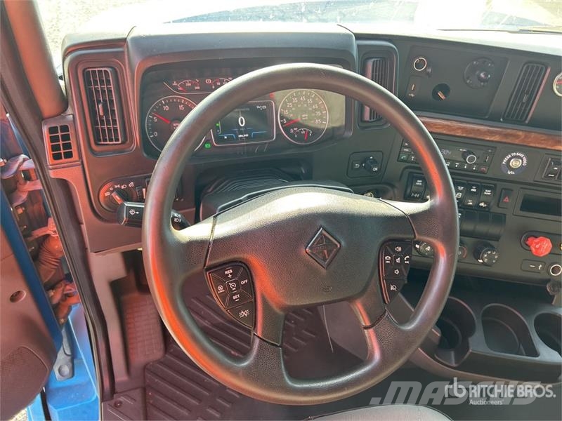 International LT625 Тягачі