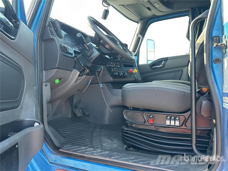 International LT625 Тягачі