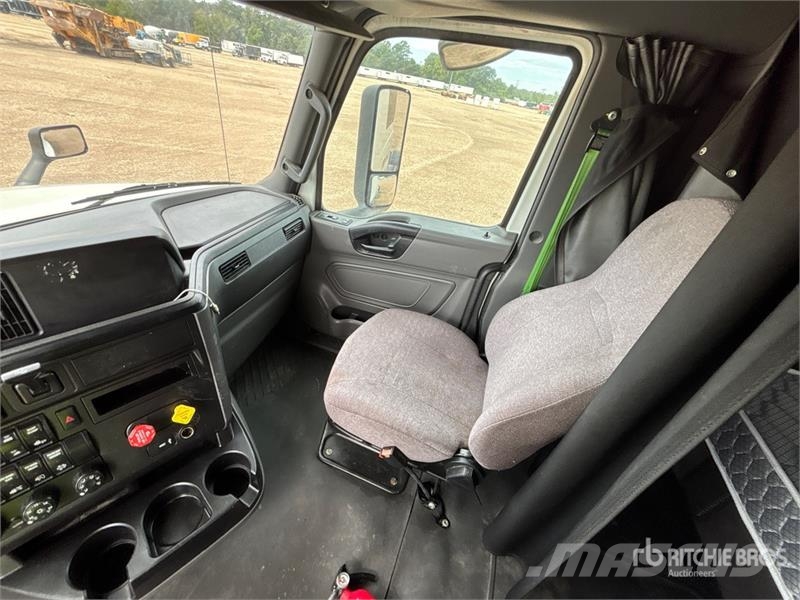International LT625 트랙터 유닛