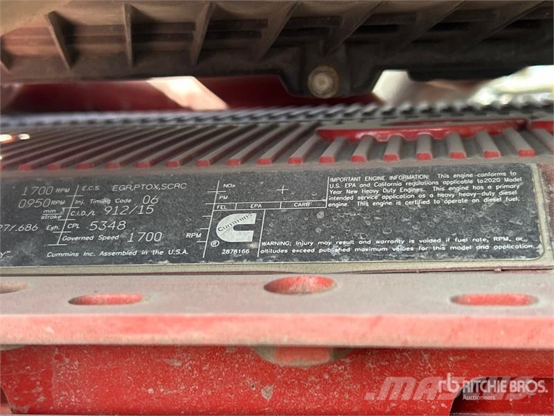 International LT625 Truck Tractor Units